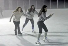 textingskating211251601pop_thumb.webp